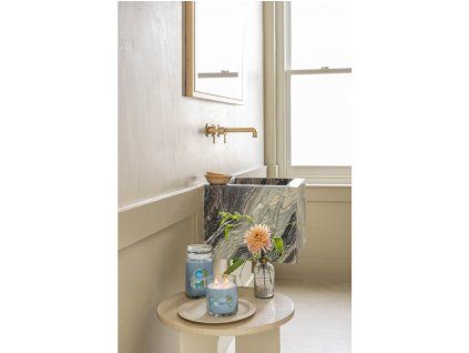 YANKEE CANDLE AZURE SKY SIGNATURE STŘEDNÍ